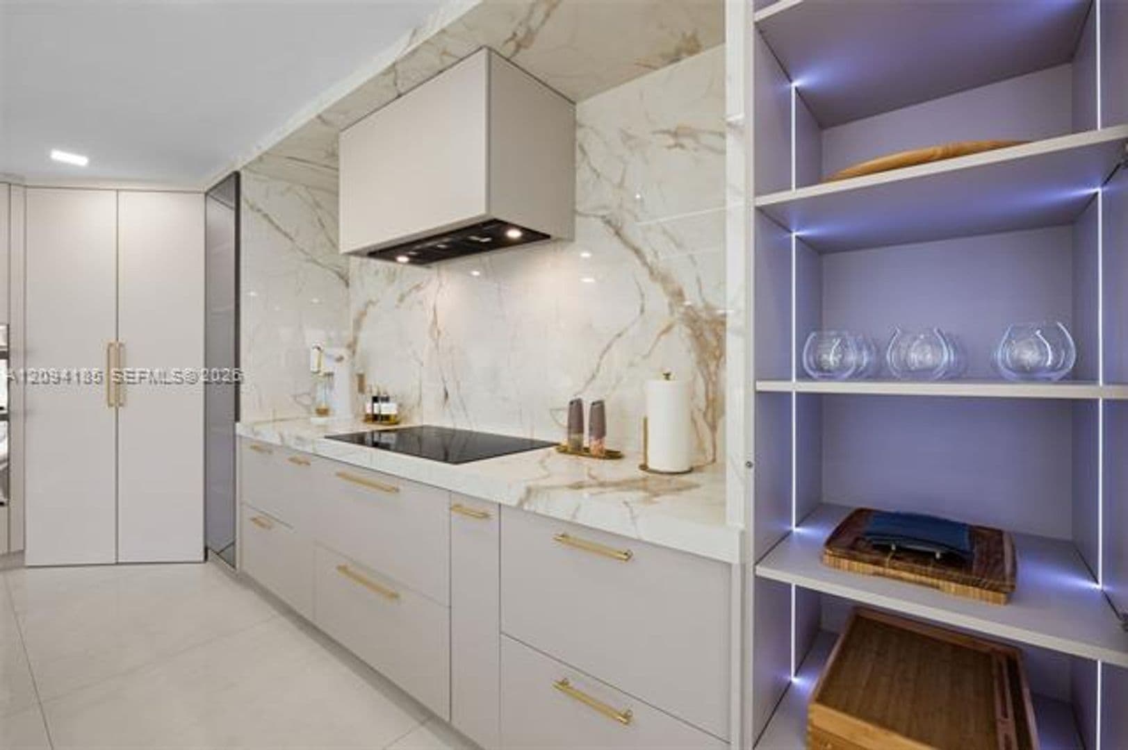 Hollywood House: 1117 Adams St # 1117