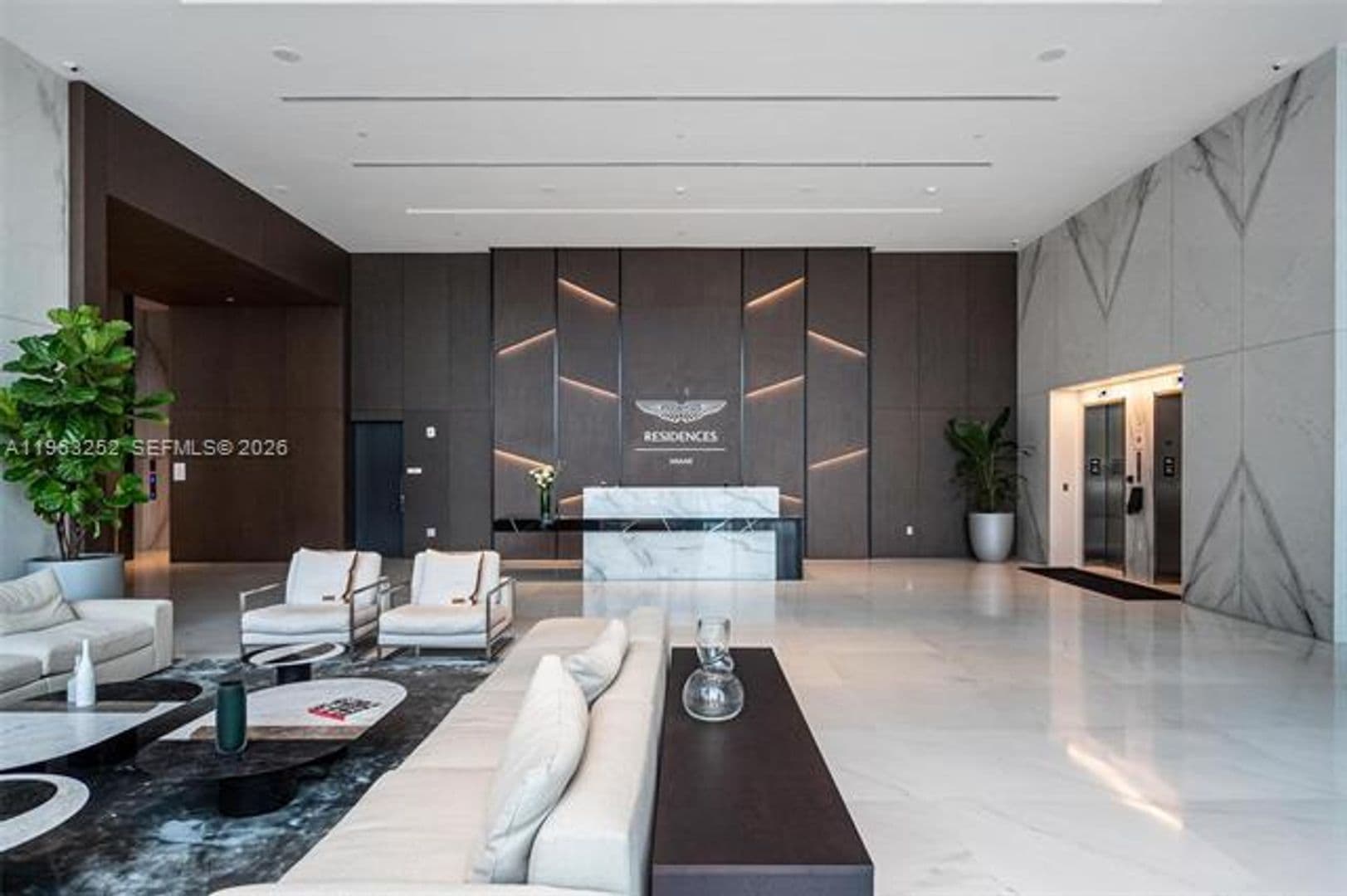 Miami Condo: 300 Biscayne Blvd Way cu-4404