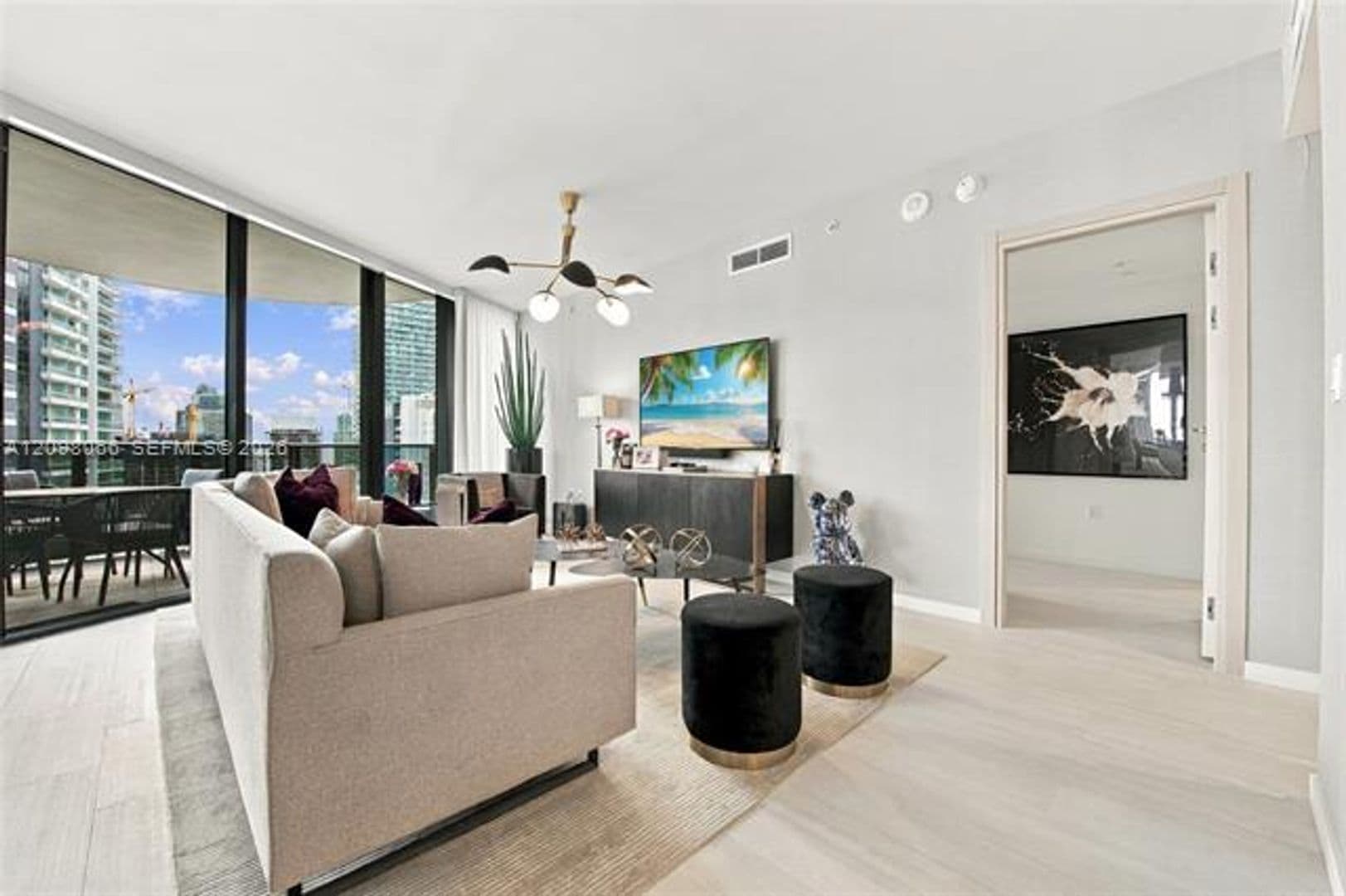 Miami Condo: 1000 Brickell Plz cu-3401