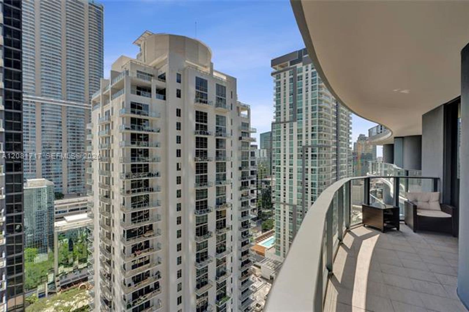 Miami Condo: 1000 Brickell Plz cu-3105