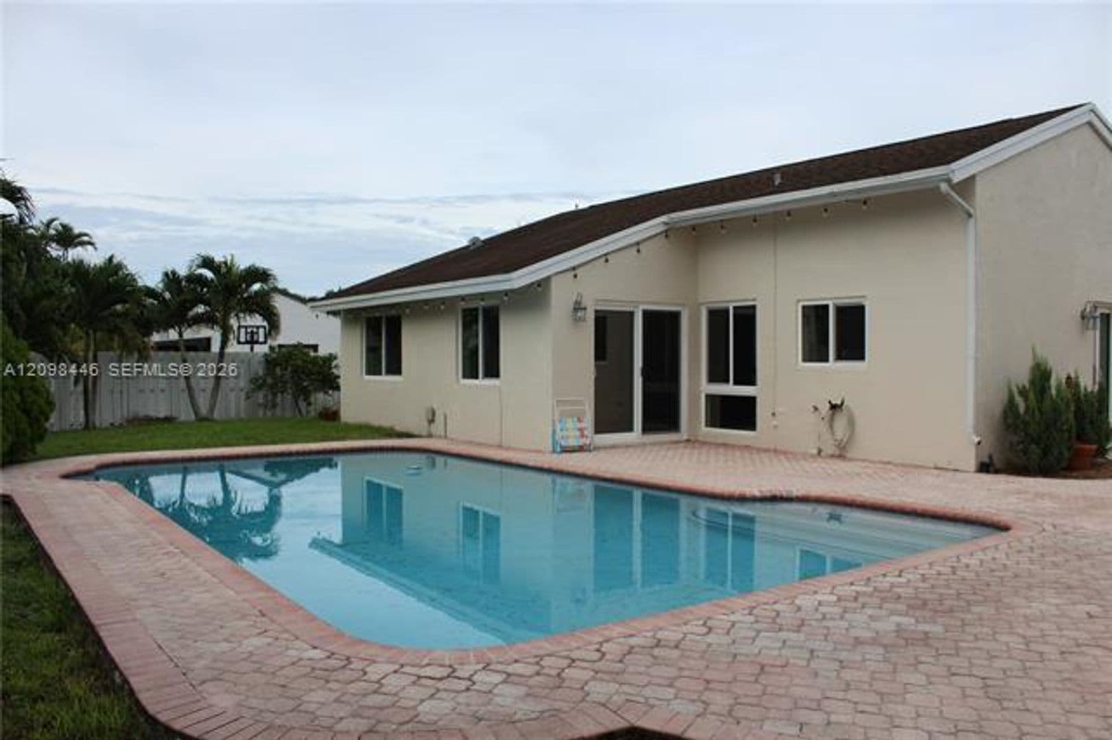 Davie House: 681 Pine Ridge Ter # 0