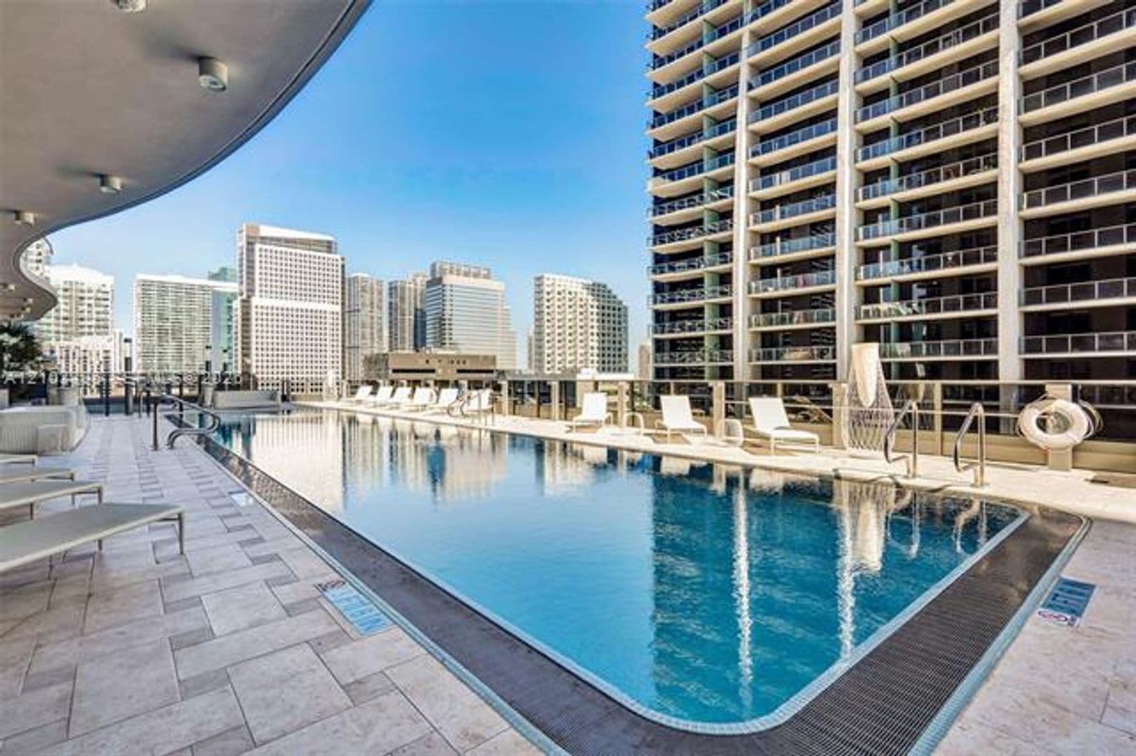 Miami Condo: 1000 Brickell Plz cu-3110