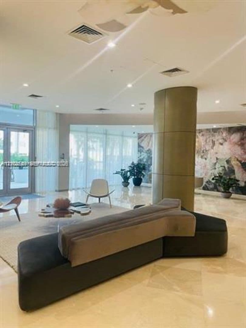 Bal Harbour Condo: 10275 Collins Ave cu-327