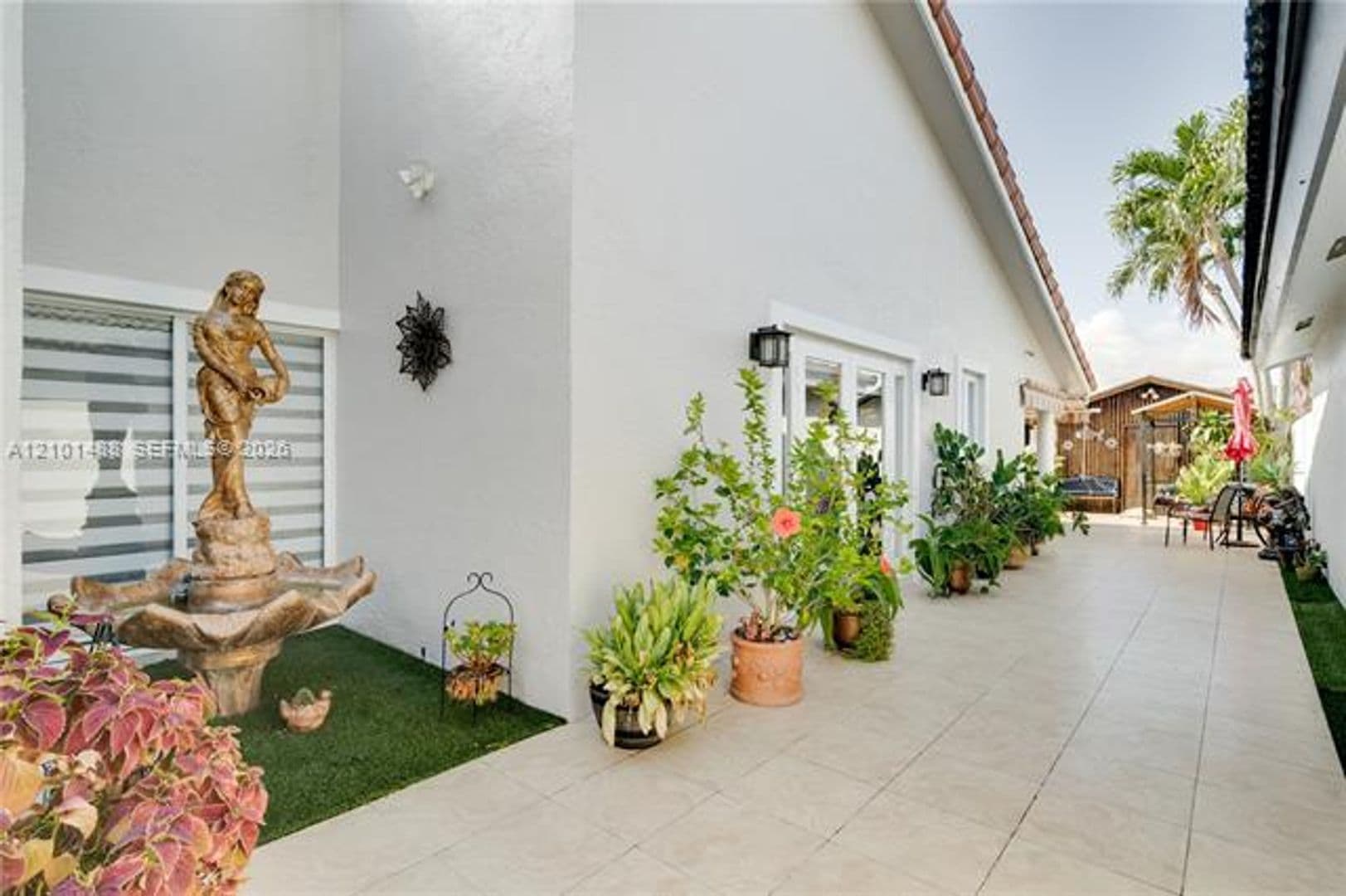 Miami House: 13362 SW 28th St # 13362