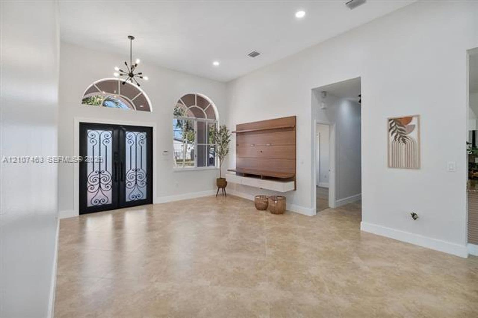 Hialeah House: 7071 W 6th Ave # 7071