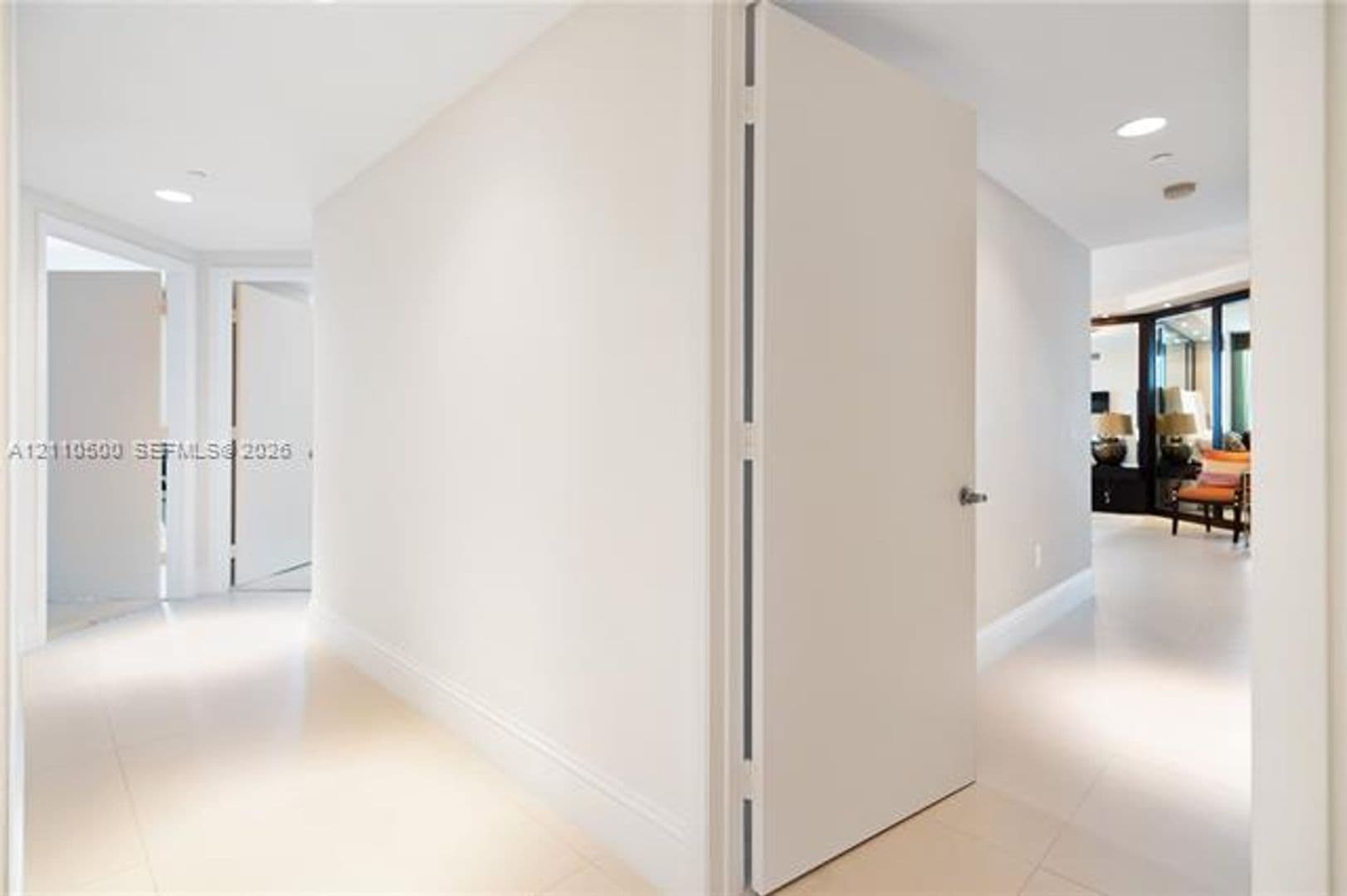 Hollywood Condo: 2711 S Ocean Dr cu-2205