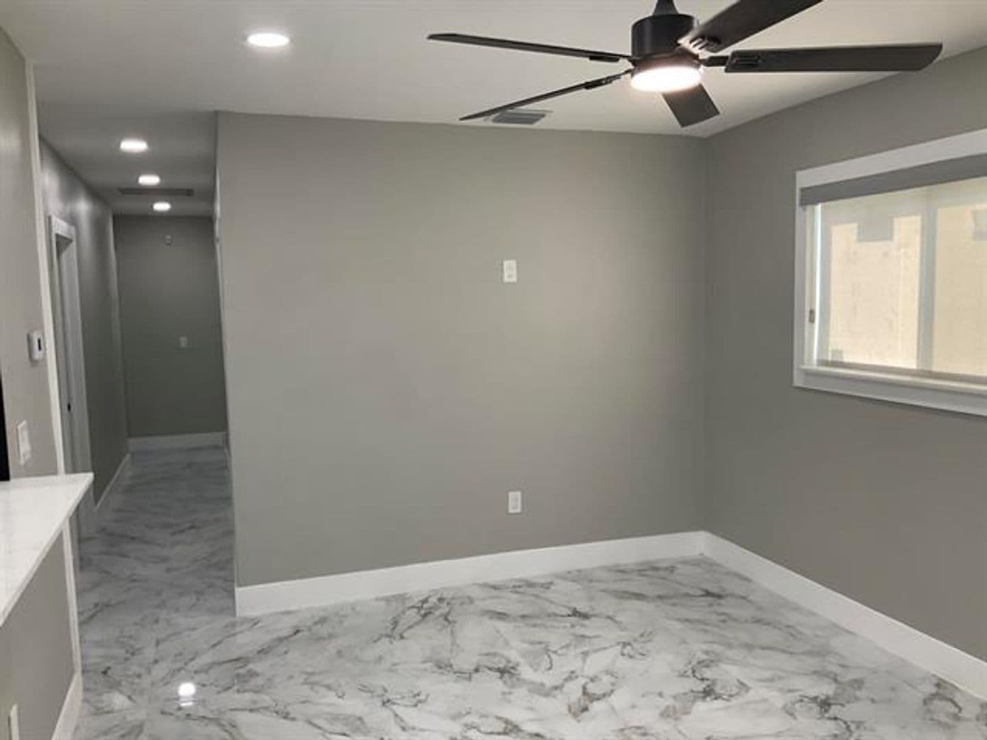 Hollywood House: 5540 Mayo St # 5540