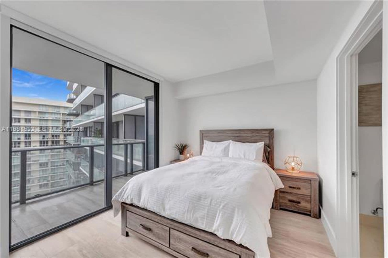 Miami Condo: 121 NE 34th St cu-2815