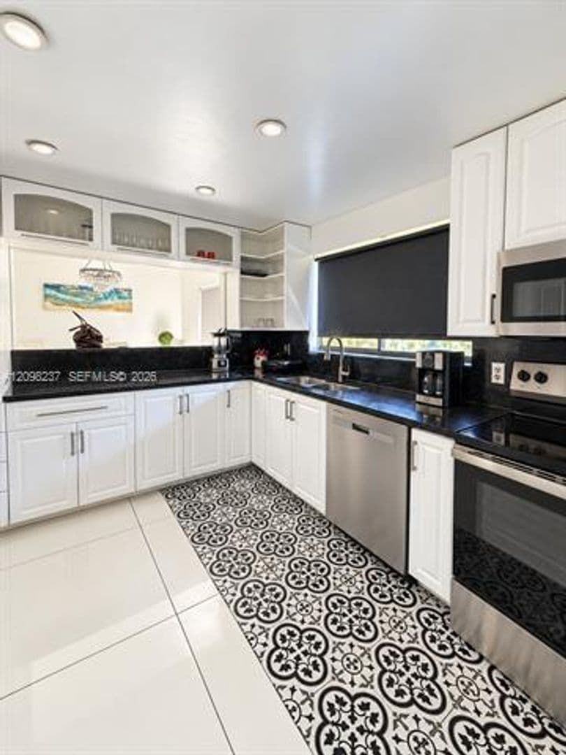 Plantation Condo: 232 Wimbledon Lake Dr cu-232