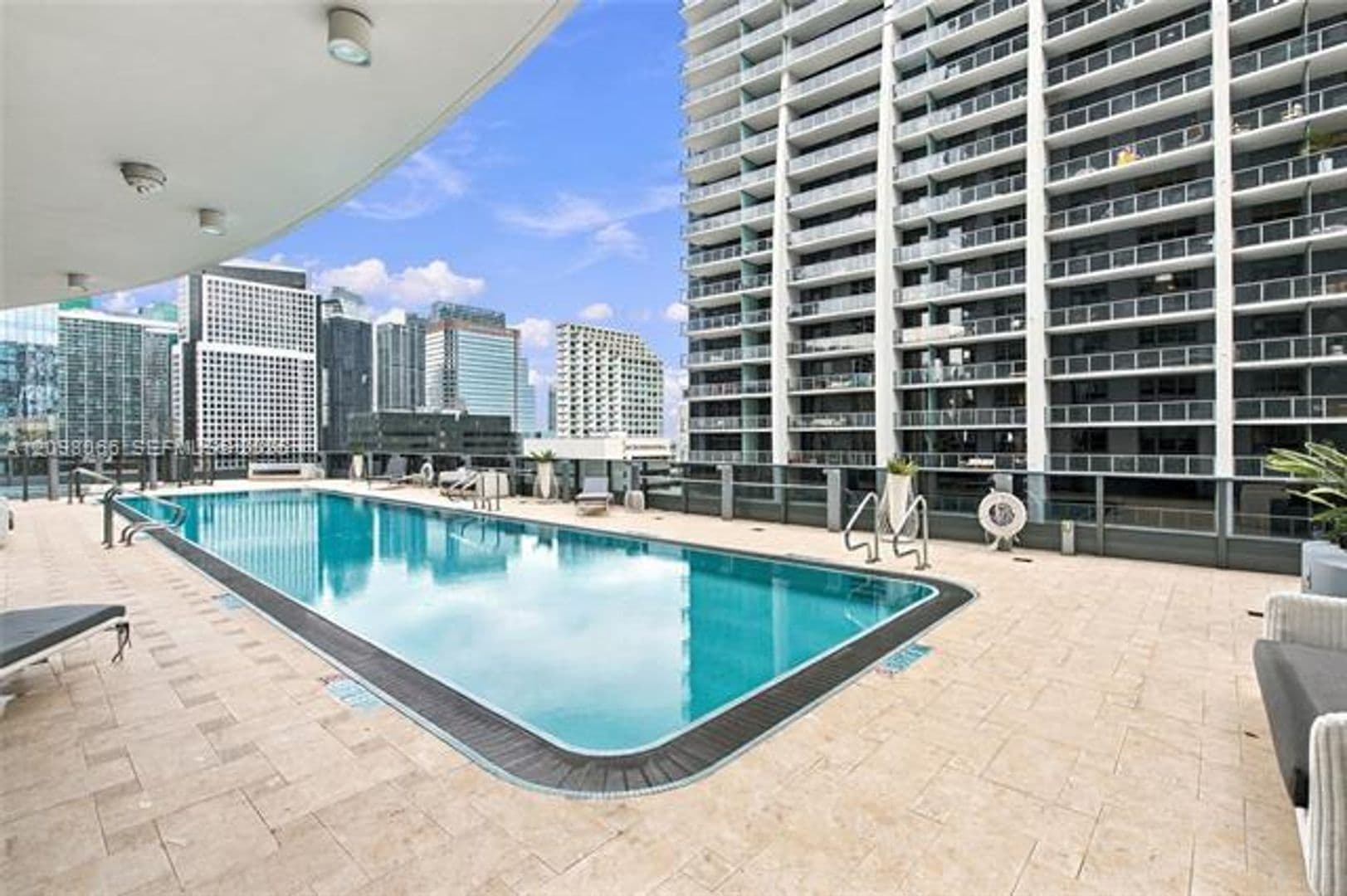 Miami Condo: 1000 Brickell Plz cu-3401