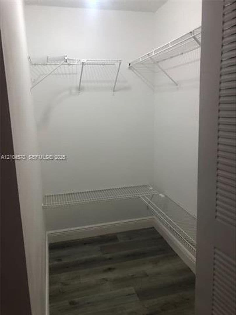 Miami Condo: 341 W Park Dr cu-106-15