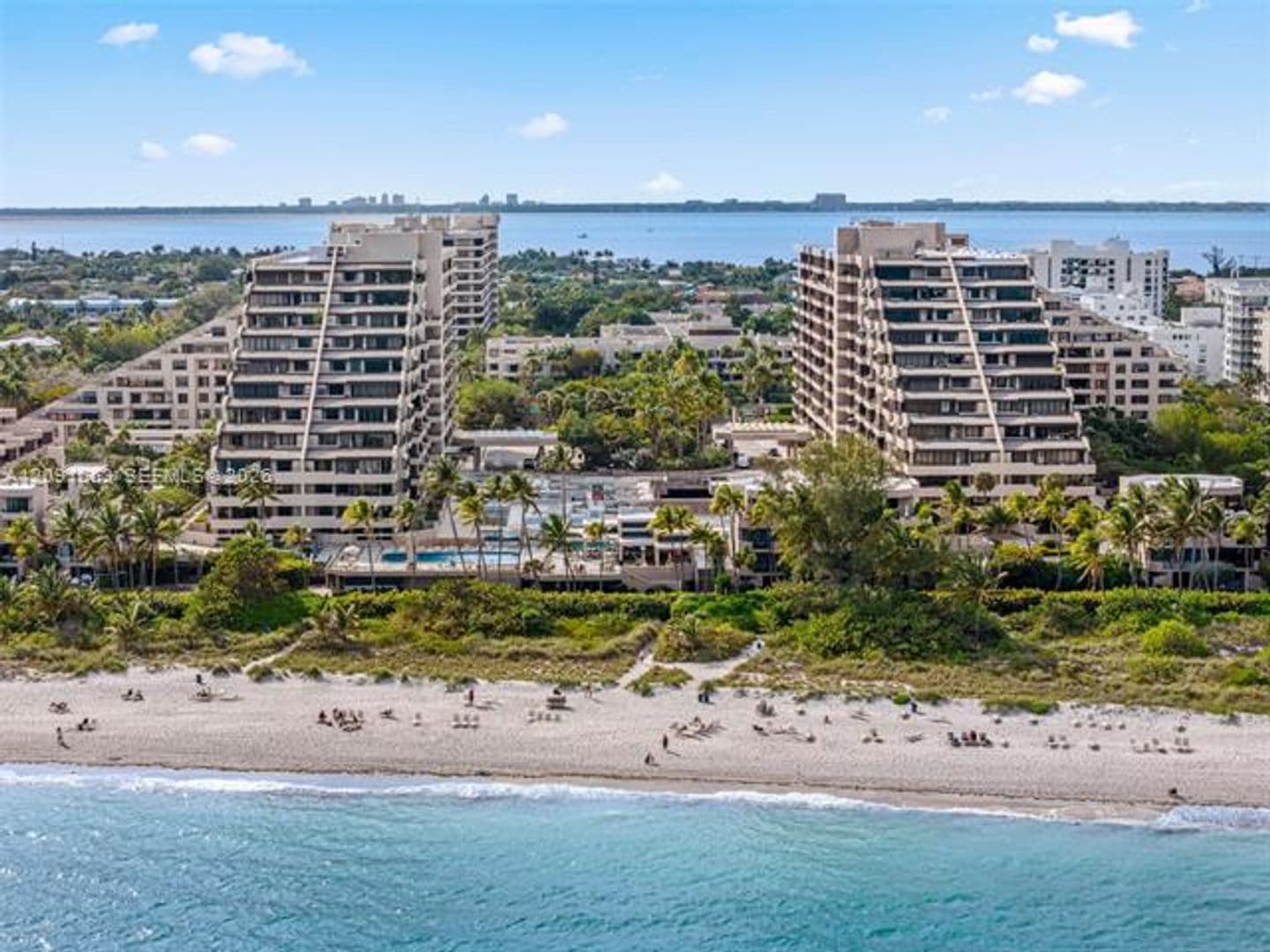 Key Biscayne Condo: 201 Crandon Blvd cu-739
