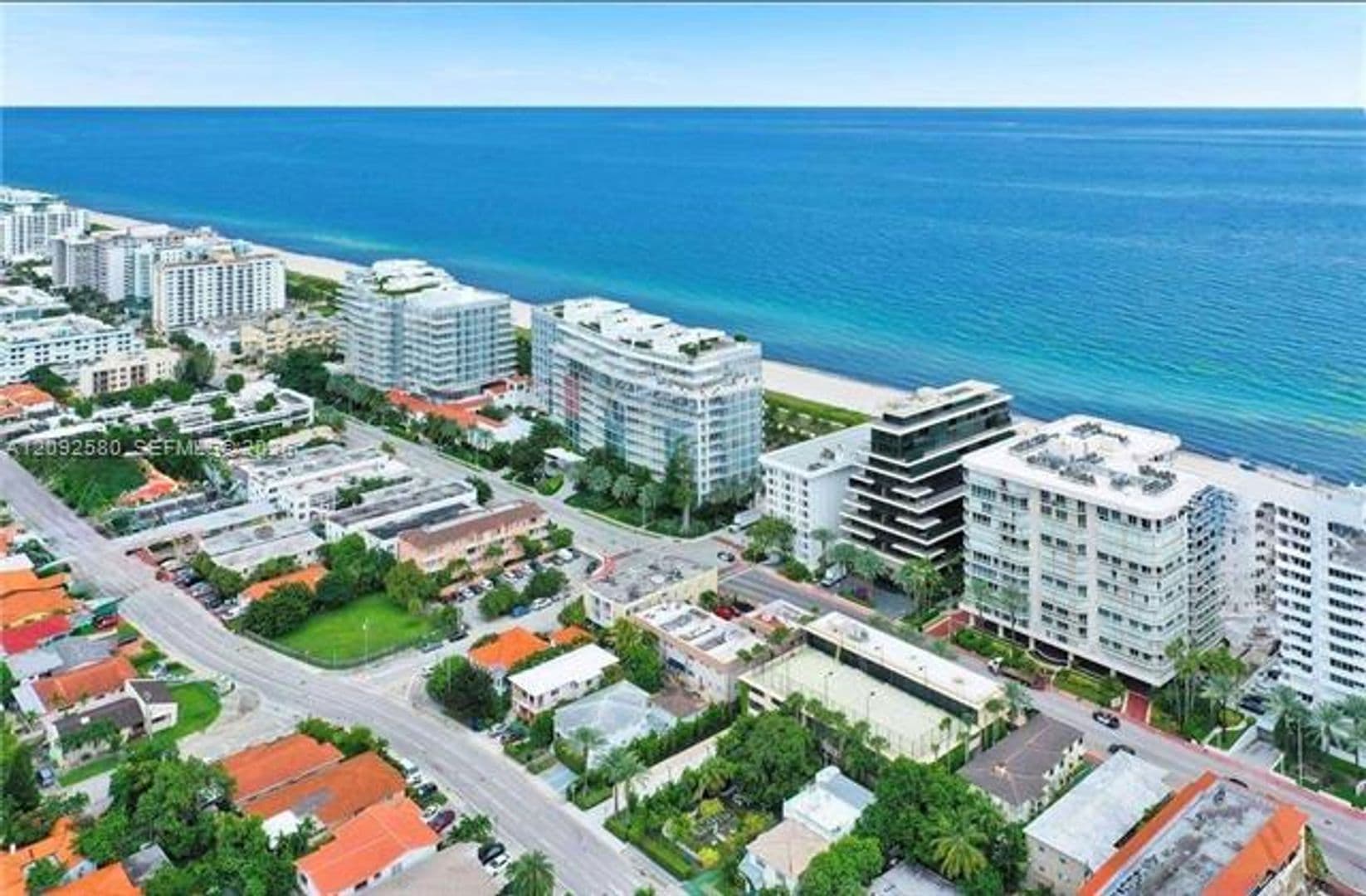 Surfside House: 9008 Collins Ave cu-402