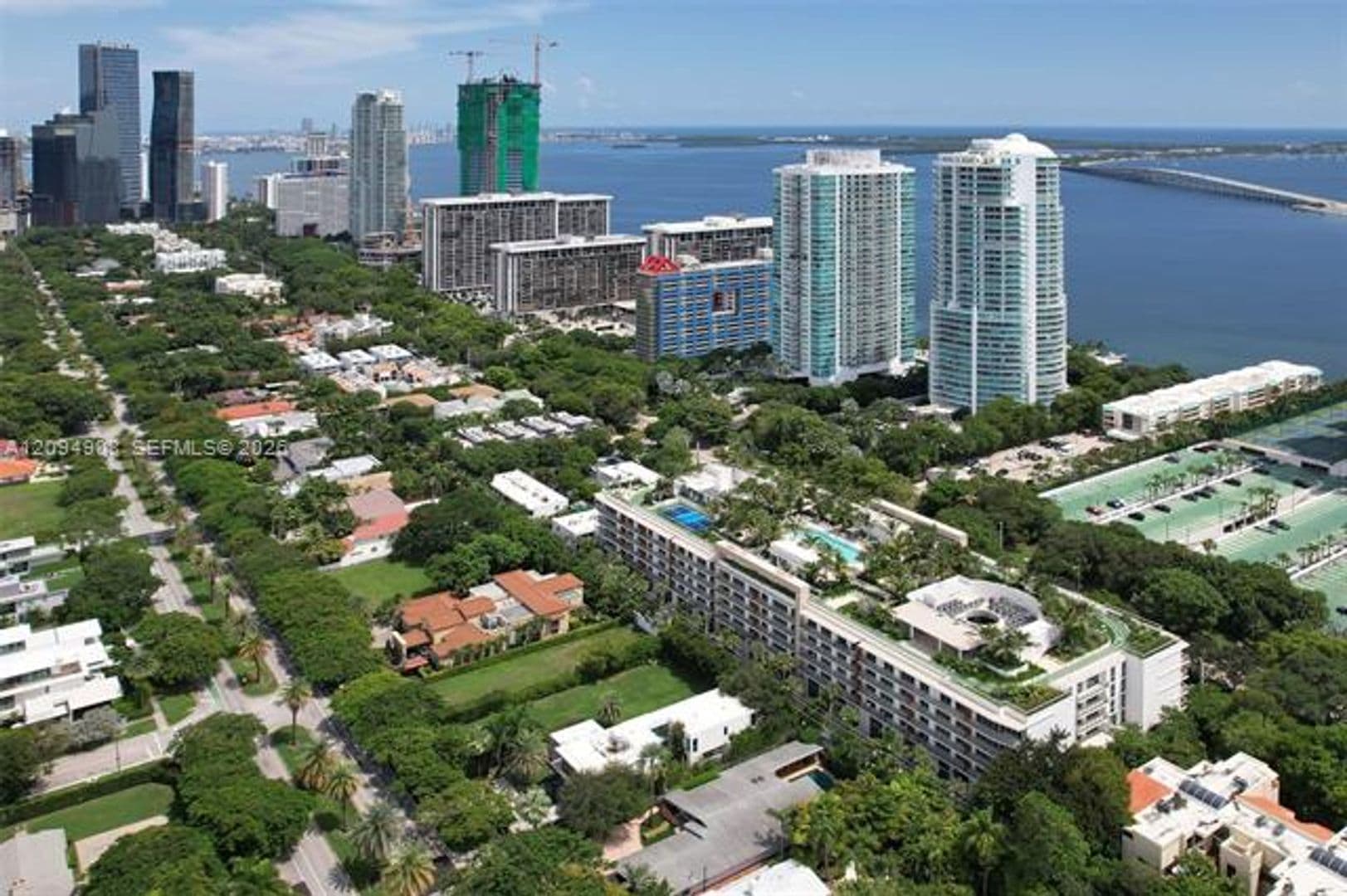 Miami Condo: 2200 Brickell Ave cu-206