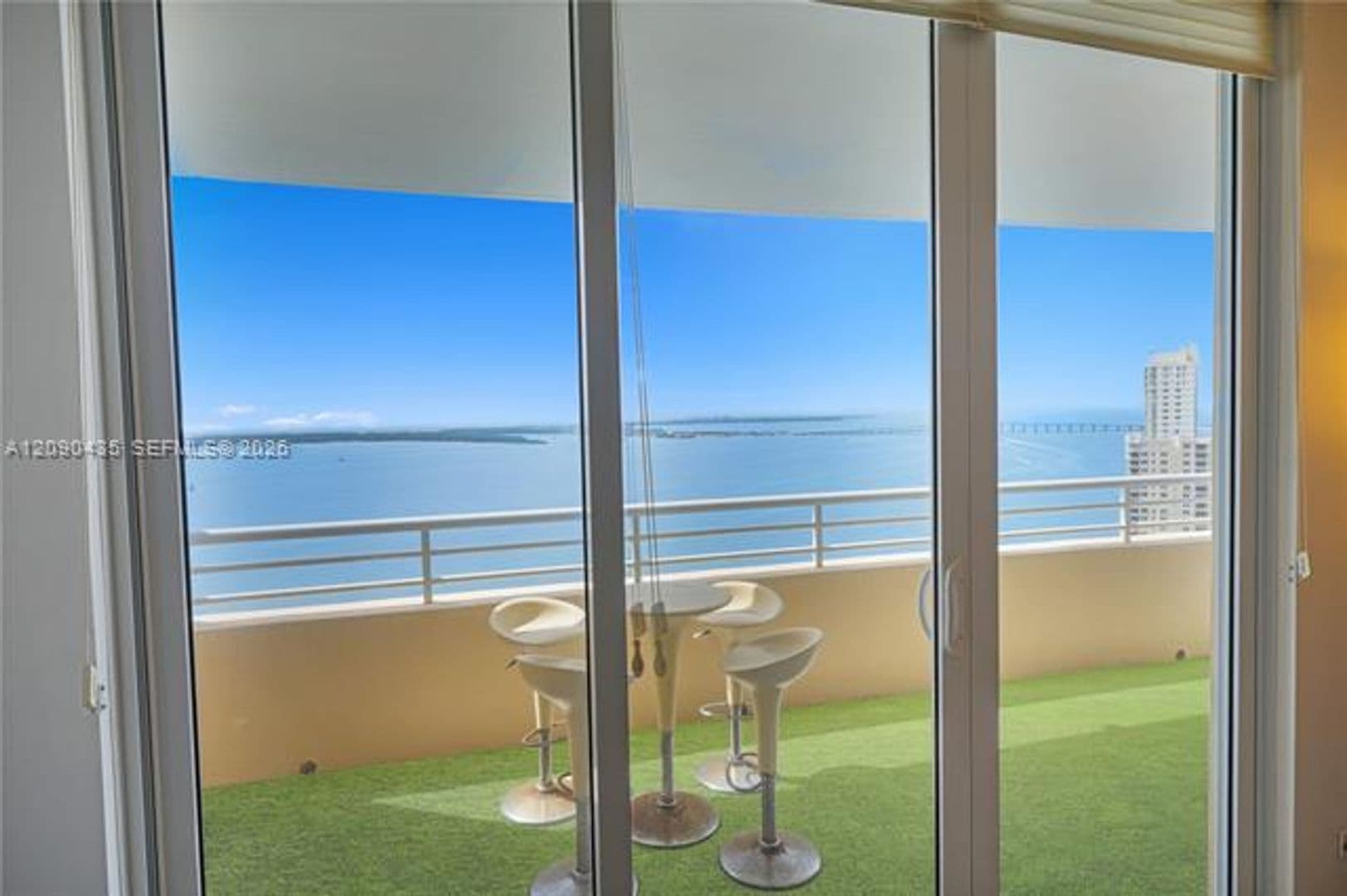 Miami Condo: 808 Brickell Key Dr cu-2506