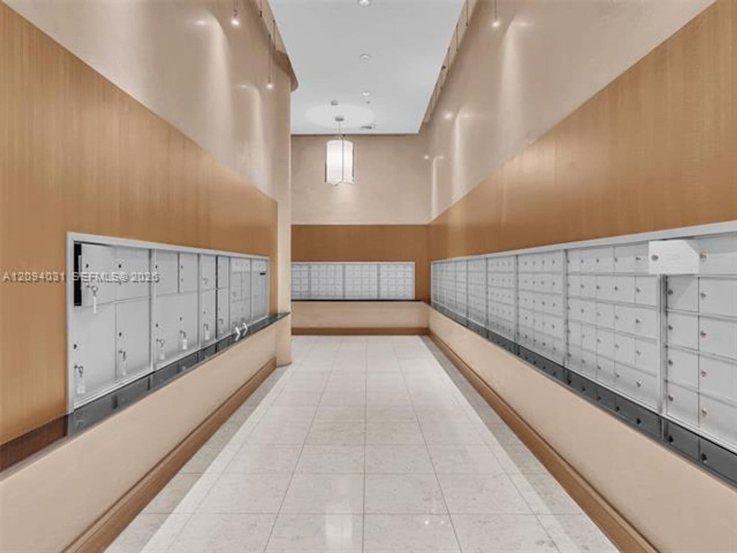 Miami Condo: 253 NE 2nd St cu-2208