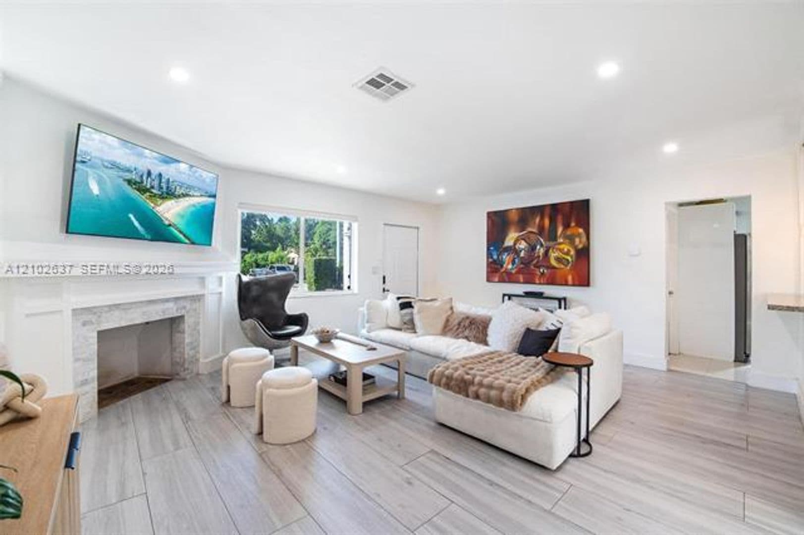 Miami House: 945 NE 82nd St # 945