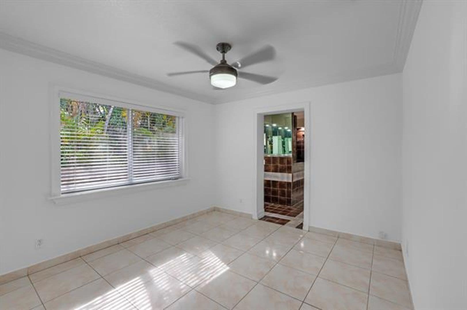 Hialeah House: 242 W 19th St # 242