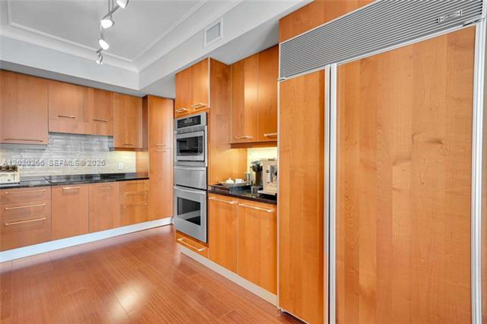 Hollywood Condo: 3101 S Ocean Dr cu-701