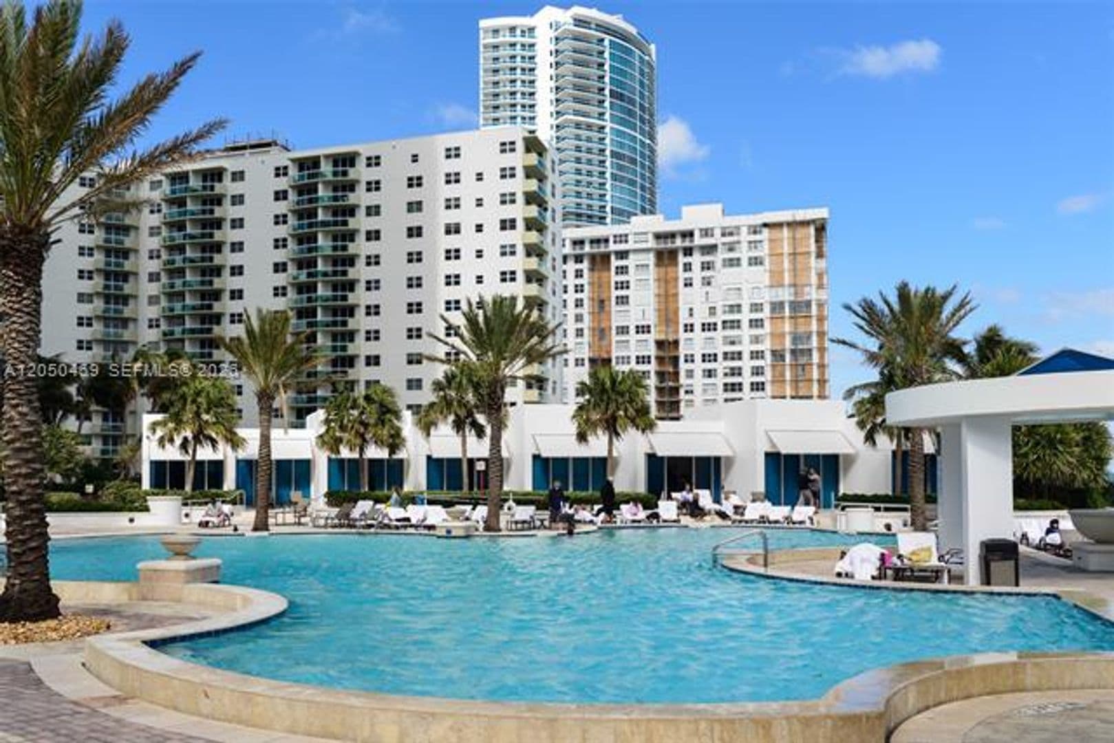 Hollywood Condo: 3101 S Ocean Dr cu-404