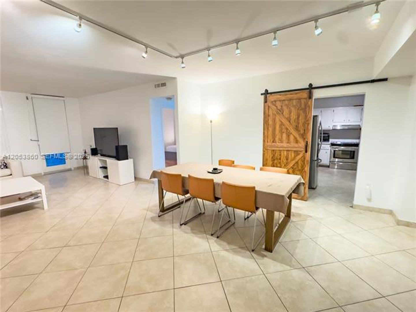 Bal Harbour Condo: 10185 Collins Ave cu-202
