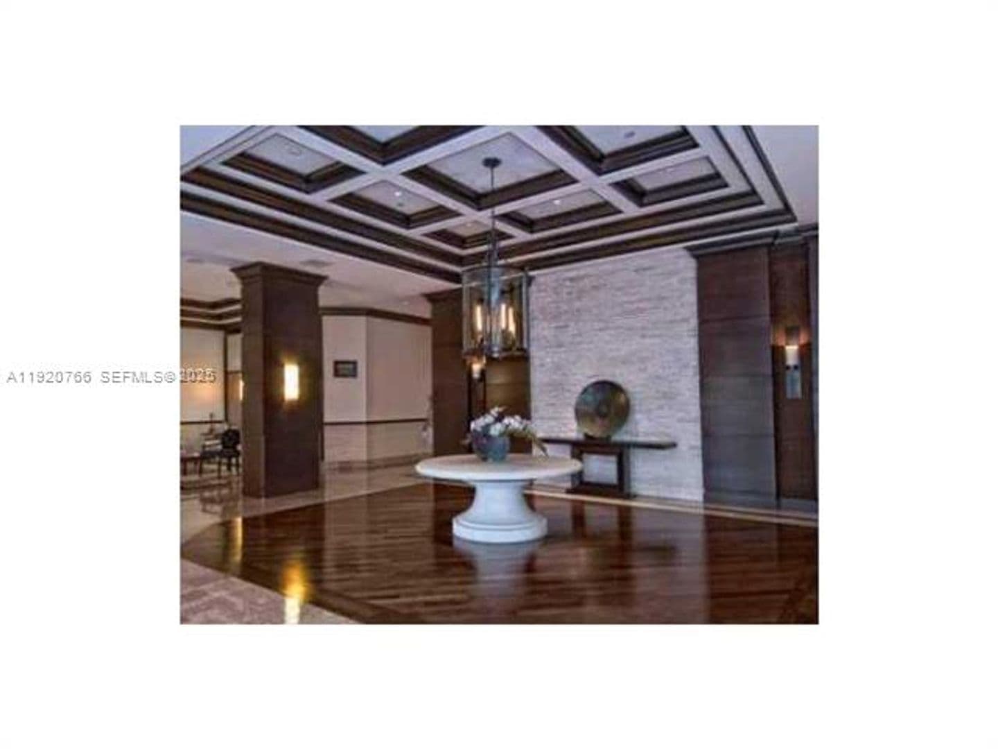 Aventura Condo: 3600 Yacht Club Dr cu-1204