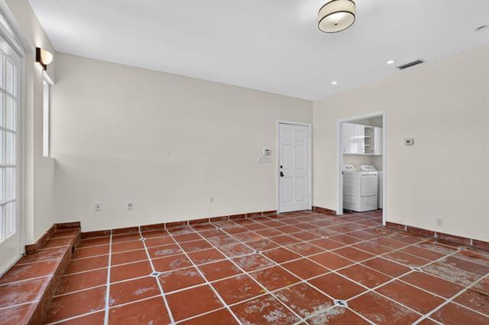North Bay Village House: 7500 W Treasure Dr # 7500