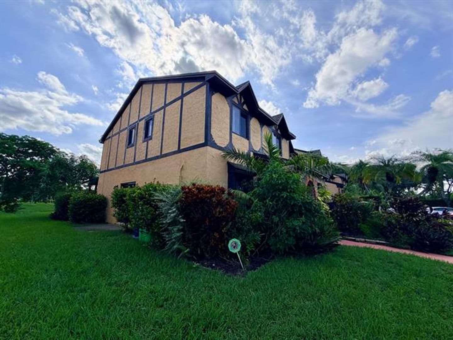 Sunrise House: 9346 NW 49th Pl th 9346