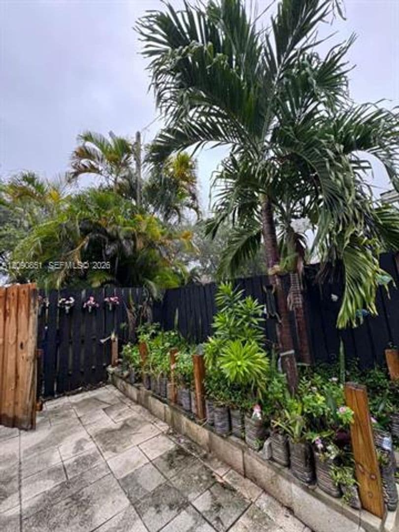 Fort Lauderdale House: 1416 SW 27th St # 1416