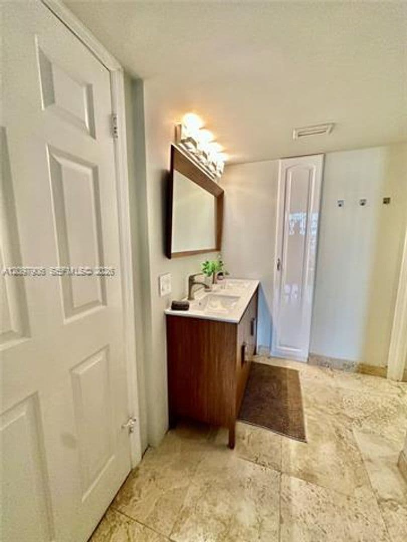 Fort Lauderdale Condo: 3031 N Ocean Blvd cu-404