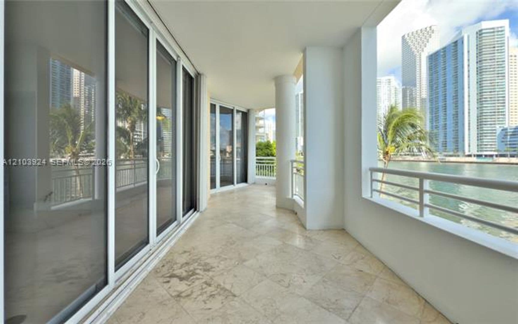 Miami Condo: 848 Brickell Key Dr cu-306