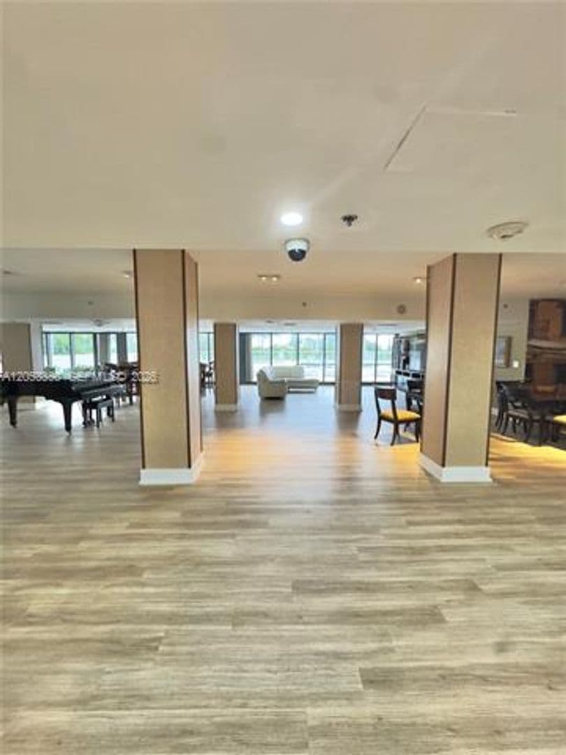 Bal Harbour Condo: 10185 Collins Ave cu-202