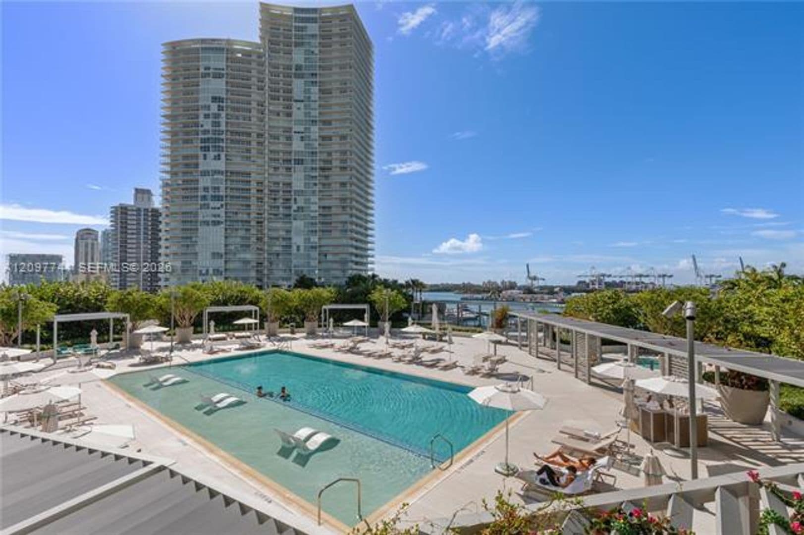 Miami Beach Condo: 500 Alton Rd cu-802
