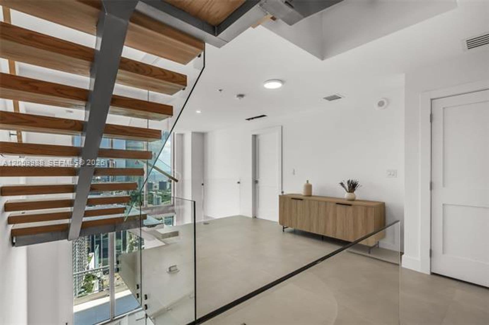 Miami Condo: 92 SW 3rd St cu-5204