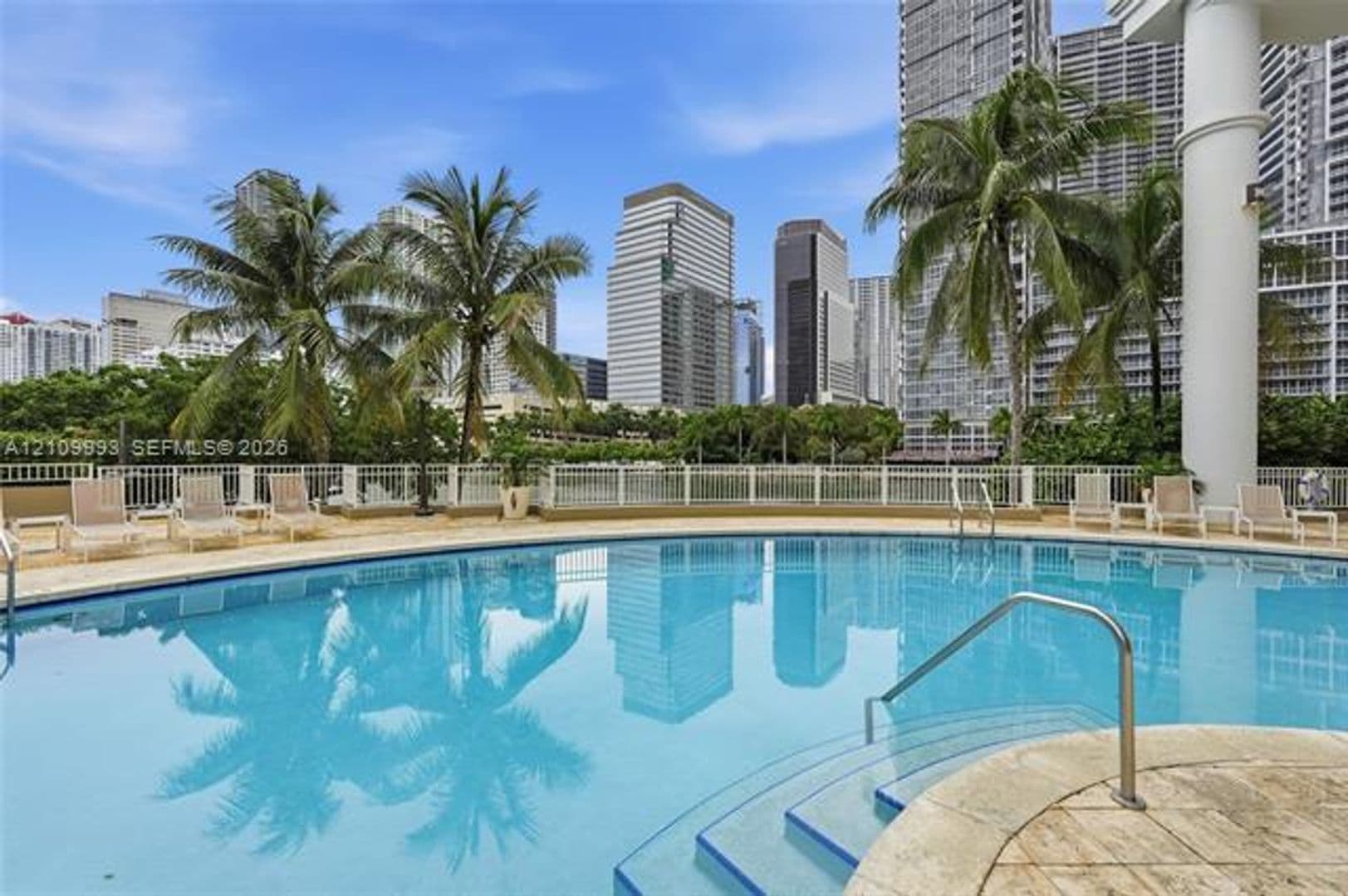 Miami Condo: 801 Brickell Key Blvd cu-808