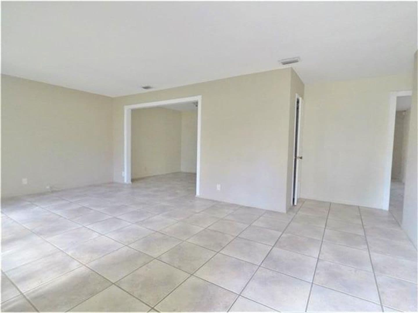 Plantation House: 7221 NW 10th Pl # 7221