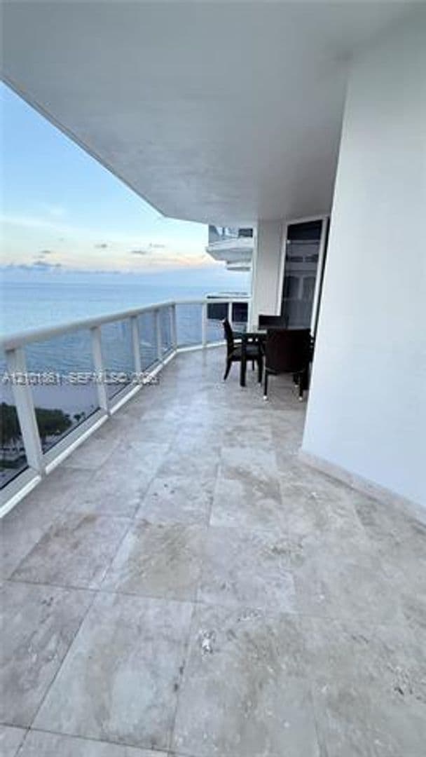 Miami Beach Condo: 4779 Collins Ave cu-1908