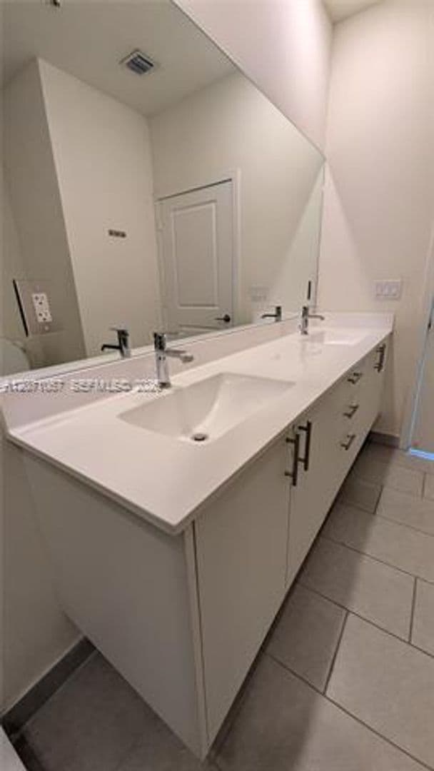Doral Condo: 8001 NW 41st St cu-F-204