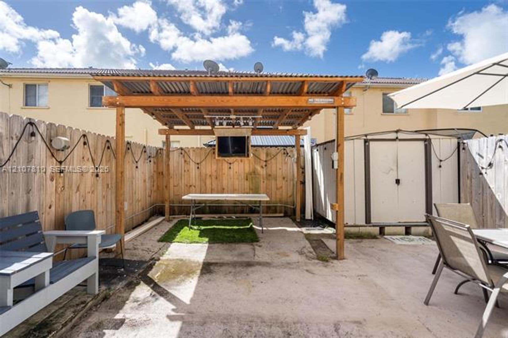 Hialeah Condo: 6940 NW 177th St cu-P105