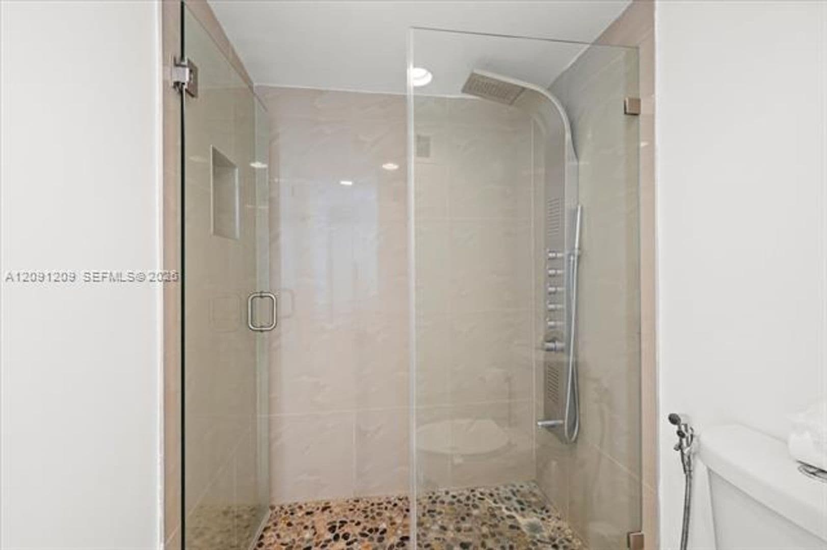 Hollywood Condo: 4001 S Ocean Dr cu-10R