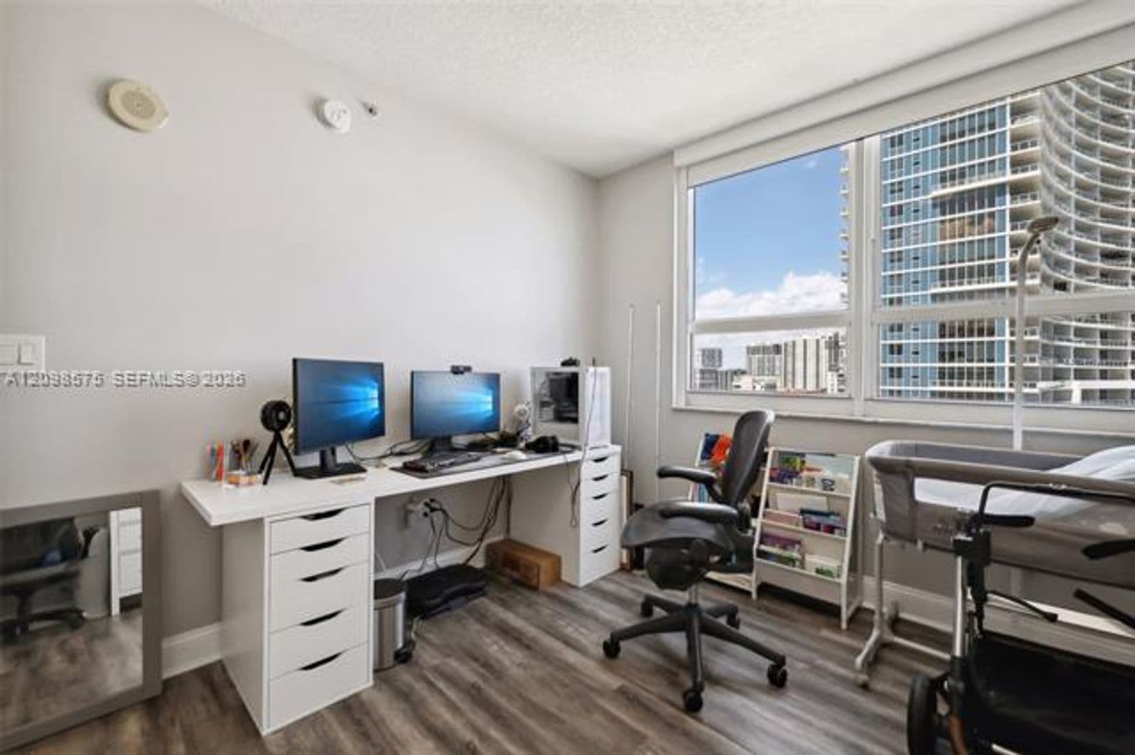 Miami Condo: 2000 N Bayshore Dr cu-1401