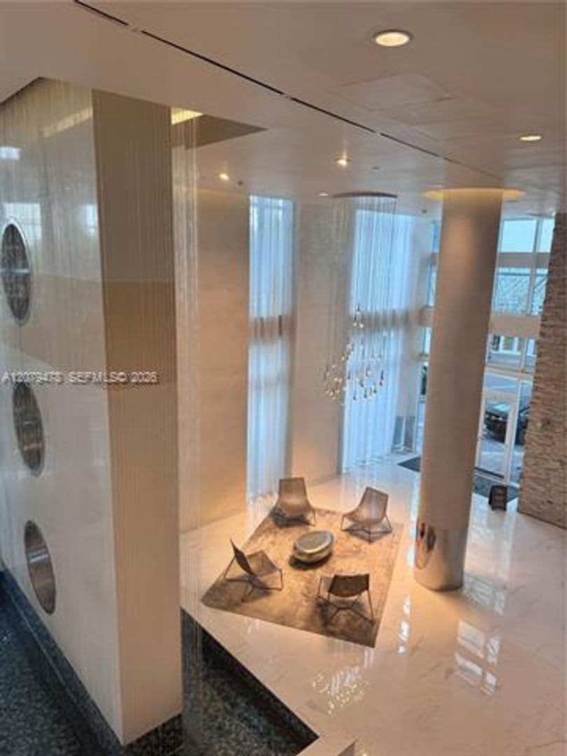 Miami Condo: 41 SE 5th St cu-2405