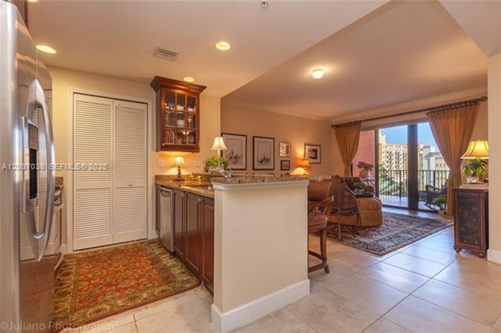 Coral Gables Condo: 100 Andalusia Ave cu-609