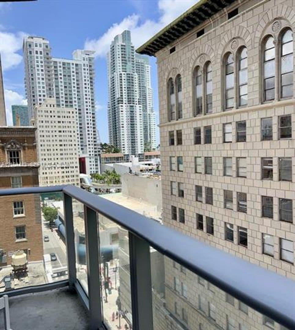 Miami Condo: 151 SE 1 St cu-1002