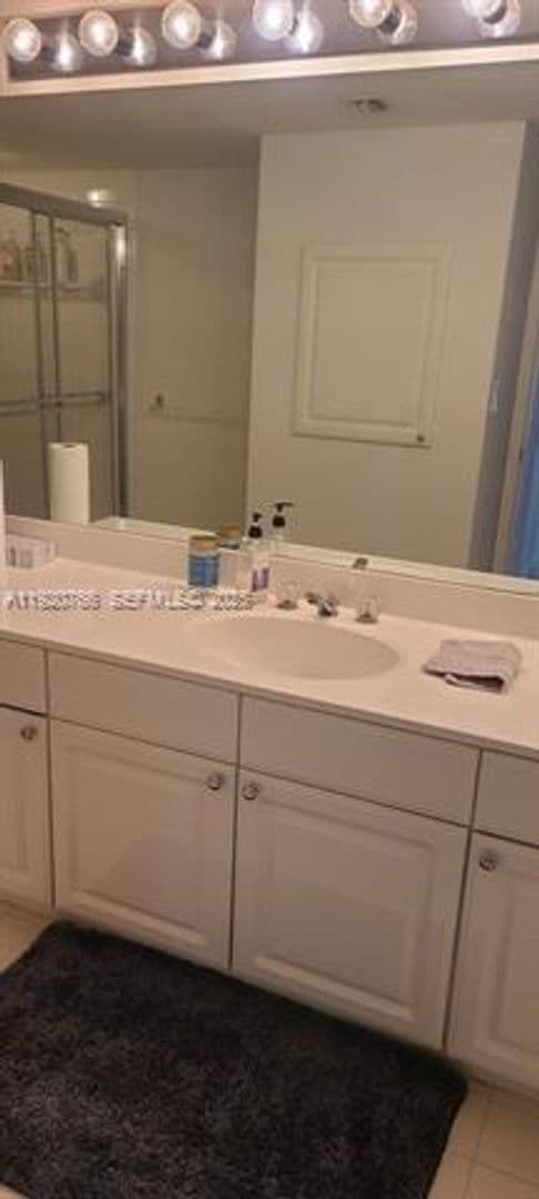 Aventura Condo: 3600 Yacht Club Dr cu-1204