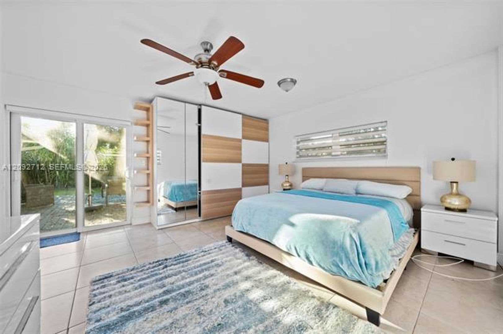 Hollywood House: 2819 Cleveland St # 2819
