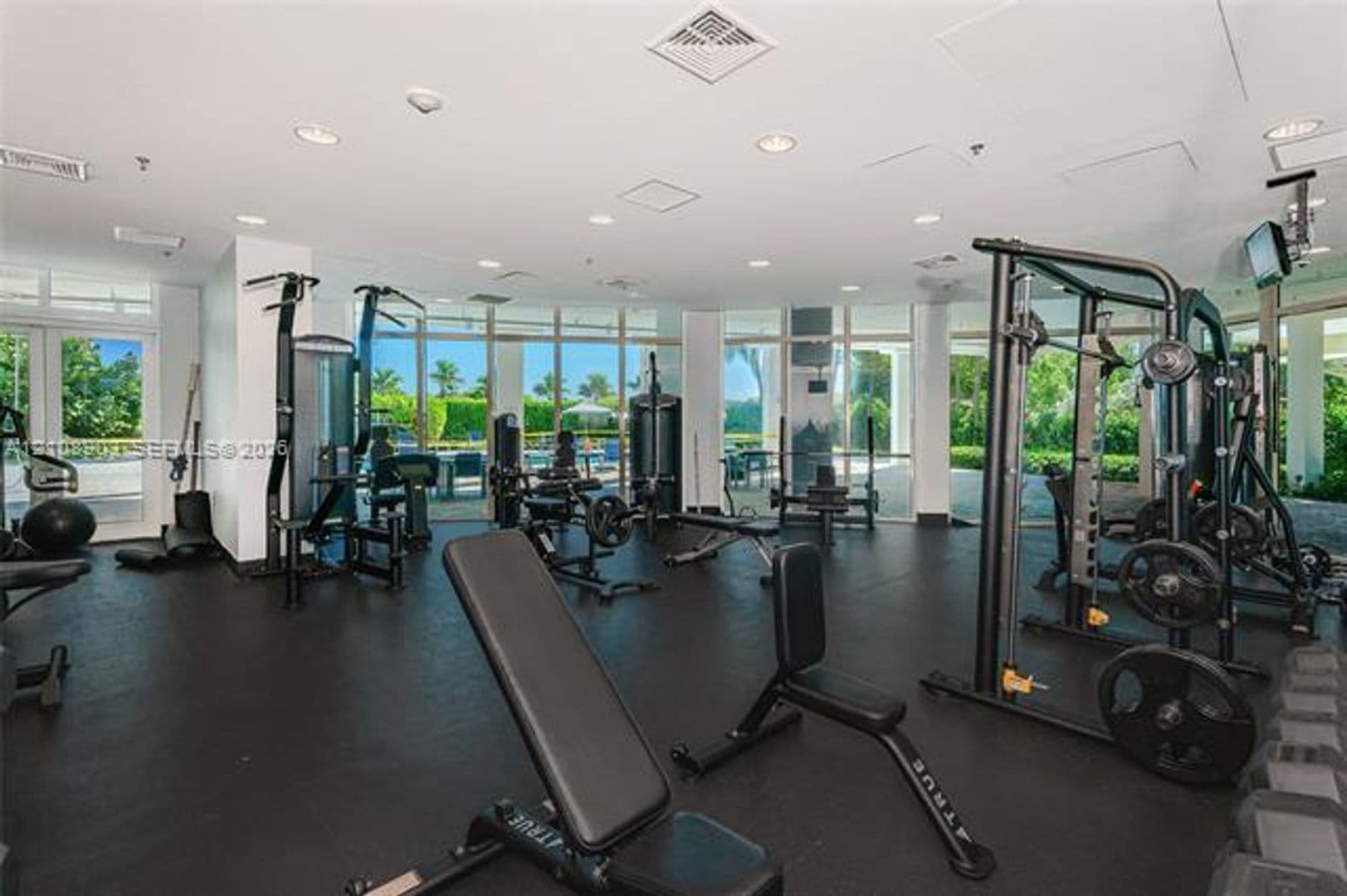 Miami Beach Condo: 6515 Collins Ave cu-1509