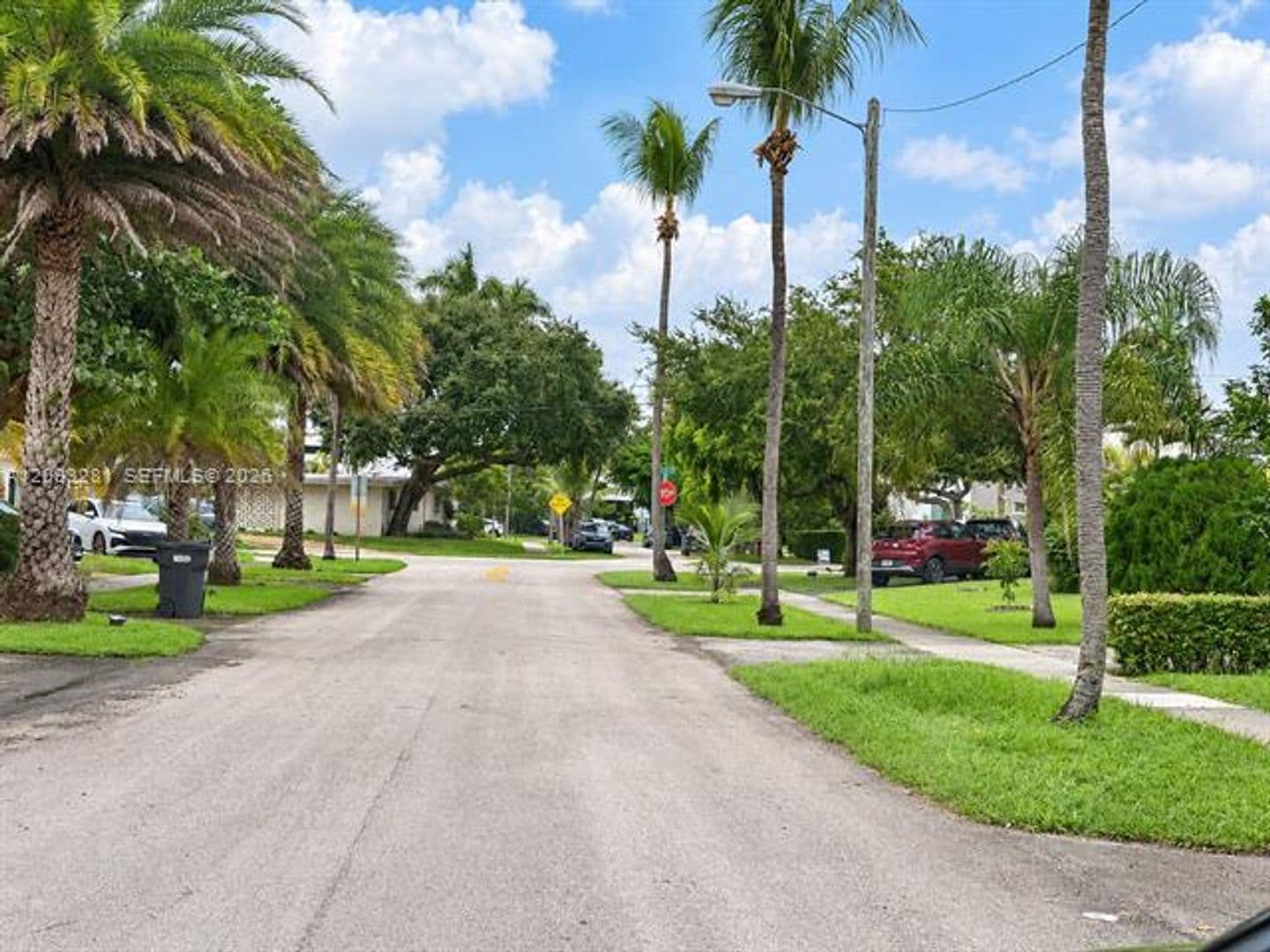 North Miami Beach House: 19091 NE 20th Ct # 19091