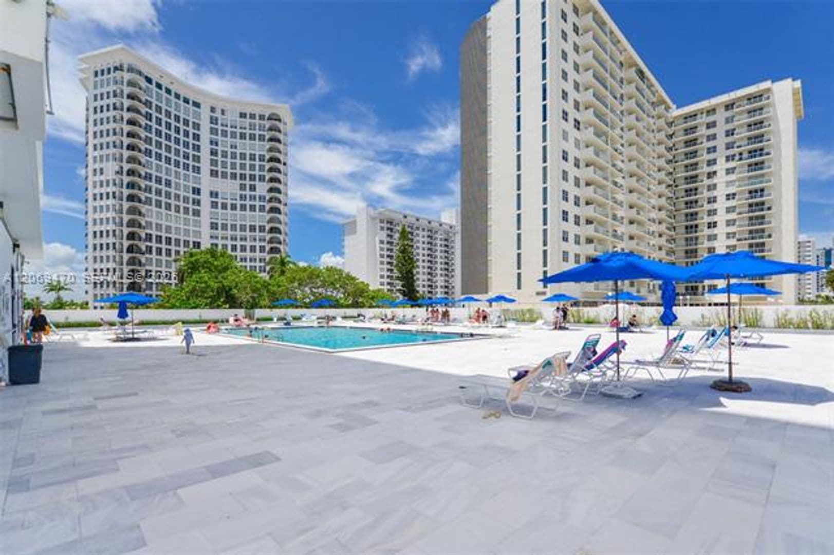 Miami Beach Condo: 5601 Collins Ave cu-512