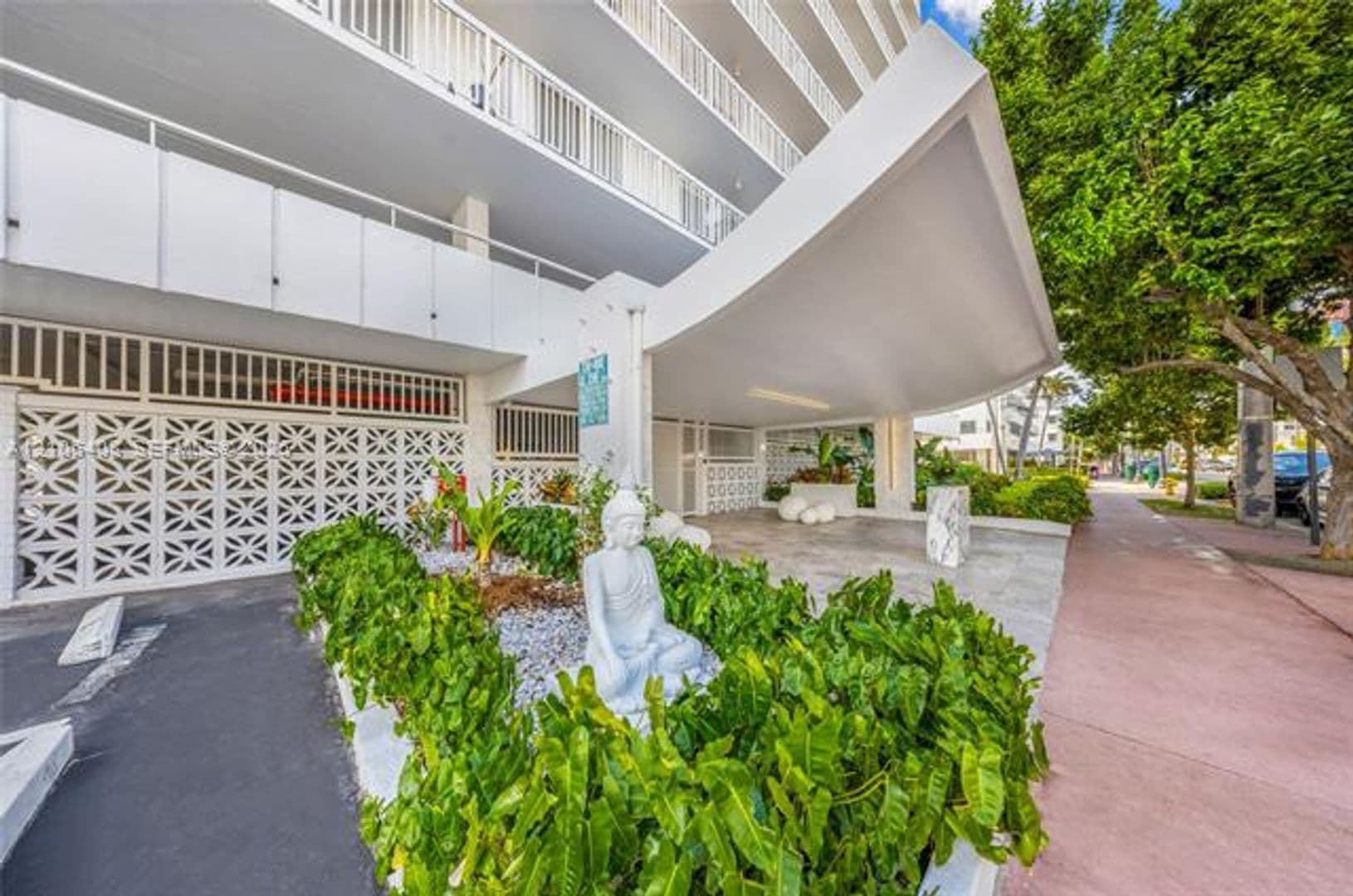 Miami Beach Condo: 401 Ocean Dr cu-801